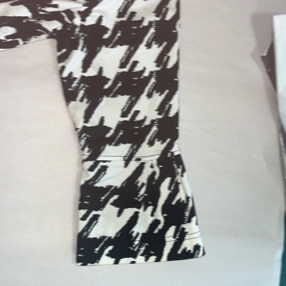 Appraisal large herringbone, pattern, black and white button down Coat Large - Picture 4 of 14